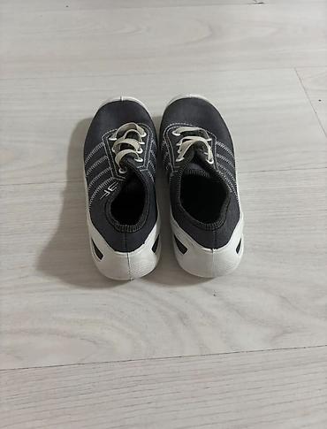 nike react: Продаю кеды, состояние идеальное, как новые, размер 35, производство — 4