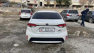 Toyota: Toyota Corolla: 2020 г., 1.8 л, Вариатор, Гибрид, Седан — 4