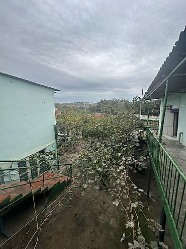 guzdek torpaq satilir: 4 otaqlı, 200 kv. m, Kredit yoxdur, Orta təmir — 3