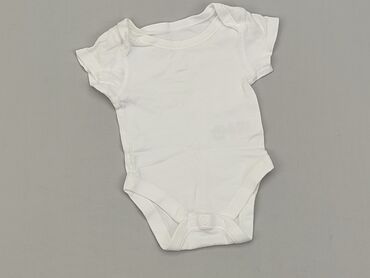 białe body z krótkim rękawem: Body, Marks & Spencer, Newborn baby, 
condition - Very good