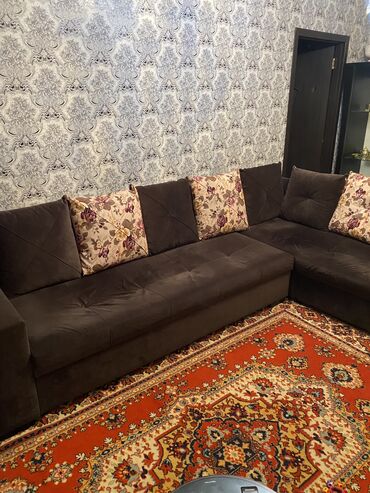 Künc divan, İşlənmiş, Açılmayan, Bazasız, Vеlur parça, Çatdırılma yoxdur