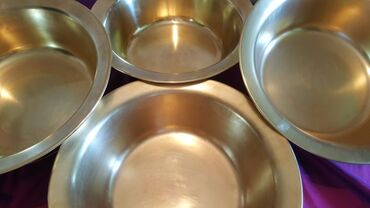 Наборы посуды: Антиквариат. 
Тазы латунные разные для варки варенья и для интеръера