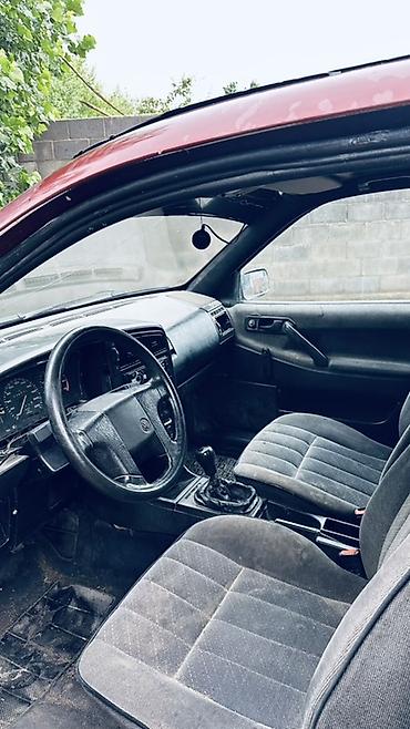2 8: Volkswagen Passat Variant: 1991 г., 1.8 л, Механика, Бензин, Универсал — 5
