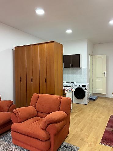 hotel zemun: Izdajem stan u ulici Nikole Grulovica 4b u centru naselja. Stan je — 6