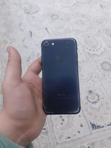 Apple iPhone: IPhone 7, 32 GB, Black Titanium — 8