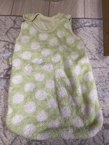 Другие детские вещи: Все по 200-300-400 сом шапочки трусики 100 сом есть еще вещи с 6 мес — 19