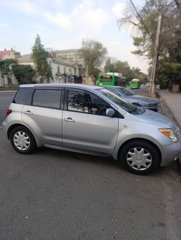 ключи машин: Toyota ist: 2003 г., 1.3 л, Автомат, Бензин, Хетчбек
