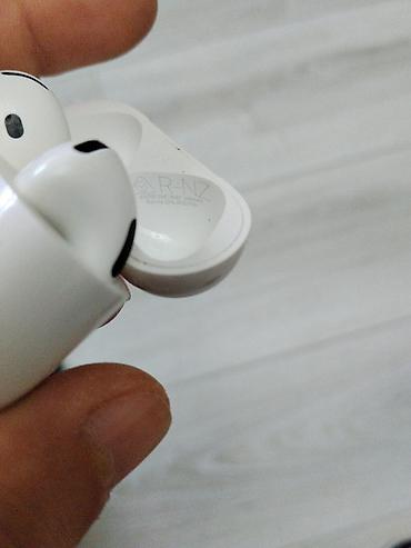 iphone qulaqcıq: Apple AirPods 4 Xüsusiyyətlər: - Bluetooth simsiz qulaqcıq dəsti - — 2