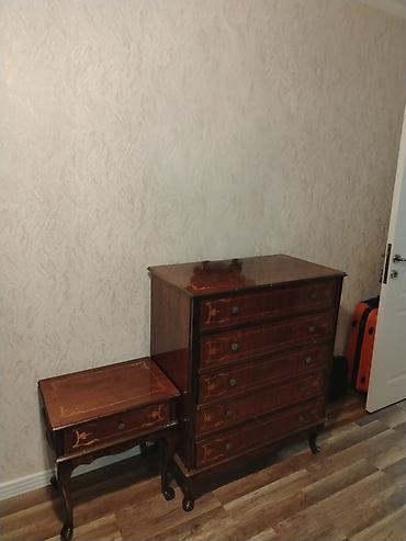 antik komod: Antik üslubda yataq otağı mebel dəsti Tərkibi: - 3 qapılı iri dolab - — 2