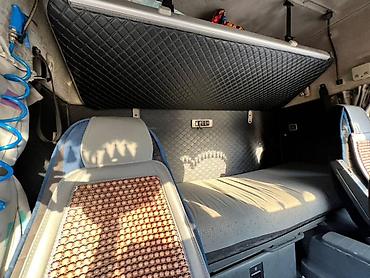 крытый эвакуатор: Тягач, Volvo, 2002 г., Тентованный — 6