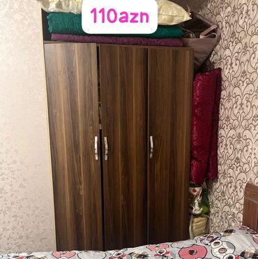 Dolablar: İşlənmiş, 3 qapılı Düz dolab, Dolab-asılqan