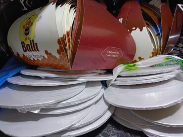 Tortlar: Tort qutuları. Şirniyyatlar. Tortlar. 1-ədədi 1azn 10 ədəd — 7