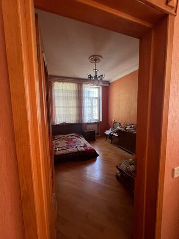 Həyət evləri və villaların satışı: Bakıxanov qəs. 6 otaqlı, 300 kv. m, Kredit yoxdur, Orta təmir — 10