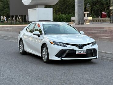 зимние шины 18: Toyota Camry: 2018 г., 2.5 л, Автомат, Гибрид, Седан