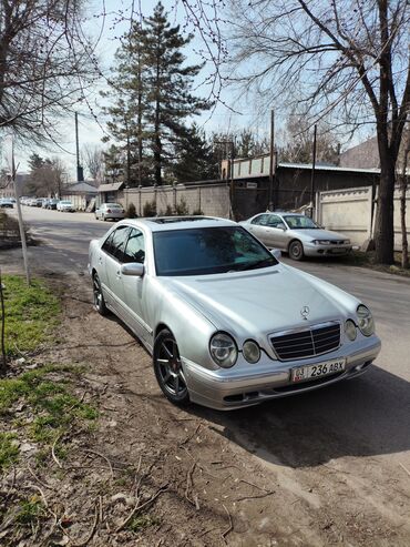 милениуи: Mercedes-Benz E 220: 2001 г., 2.2 л, Автомат, Дизель, Седан
