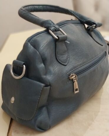 Toy paltarları və aksesuarları: Çanta
Az istifadə olunmuşdur
5 çöl cibi var