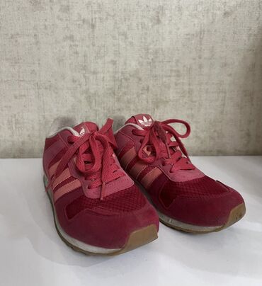 Кроссовки и спортивная обувь: Кроссовки, 36, Adidas Originals, Б/у, цвет - Красный, Самовывоз at lalafo.kg Кроссовки и спортивная обувь: Кроссовки, 36, Adidas Originals, Б/у, цвет - Красный, Самовывоз