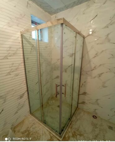 Duş kabinaları, arakəsmələr: Yeni Arakəsmə, Künc üçün, Pulsuz çatdırılma — 26