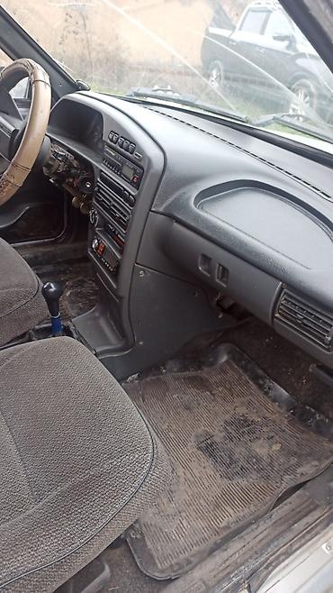 Другие детали салона: ВАЗ 2115 2005г Инжектор,1.5 Комплект из автомобиля: - Передние — 3