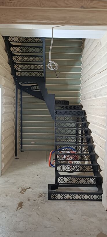 Деревянные лестницы: Деревянная лестница Для дома, Гарантия, Вид дерева: Сосна, Стиль: Классический — 5