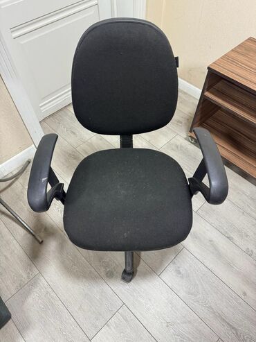 кресло для работы: Классическое кресло, Офисное, Б/у