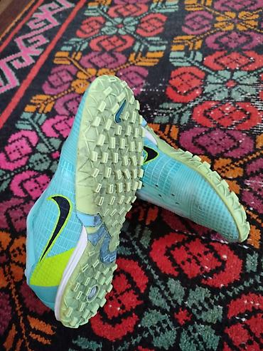 сороко: Легкие футбольные бутсы/сороконожки Nike Mercurial - Модель — 1