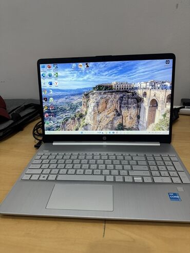 компютер домашный: Ноутбук, HP, 8 ГБ ОЭТ, Intel Core i3, 15.6 ", Колдонулган, Татаал эмес тапшырмалар үчүн