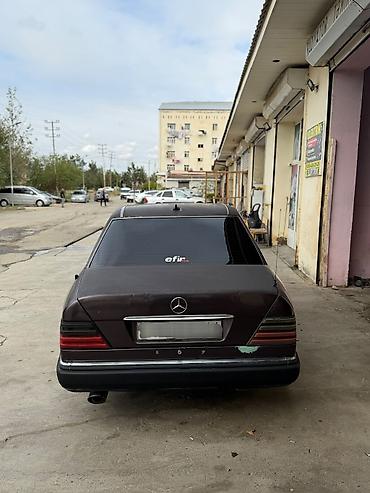 opel astra qapi: Mercedes-Benz E 220: 2.2 l | 1994 il Sedan — 2