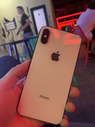 Apple iPhone: IPhone Xs, Б/у, 64 ГБ, Белый, 79 %