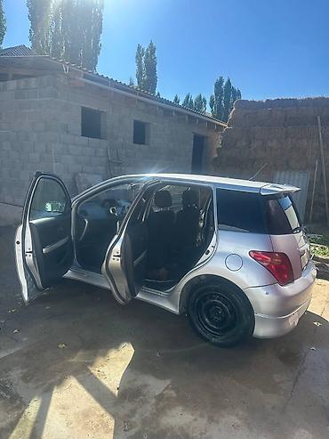isis toyota: Toyota Ist: 2002 г., 1.5 л, Автомат — 7