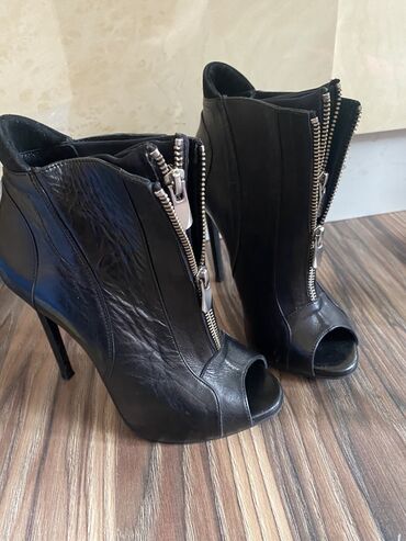 женская обувь лоферы: Ботинки и ботильоны 36, цвет - Черный