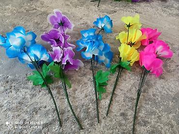 Декоративные цветы: Цветы пластиковые искусственные цветы.
Длина 50см.
50с - 1шт — 5