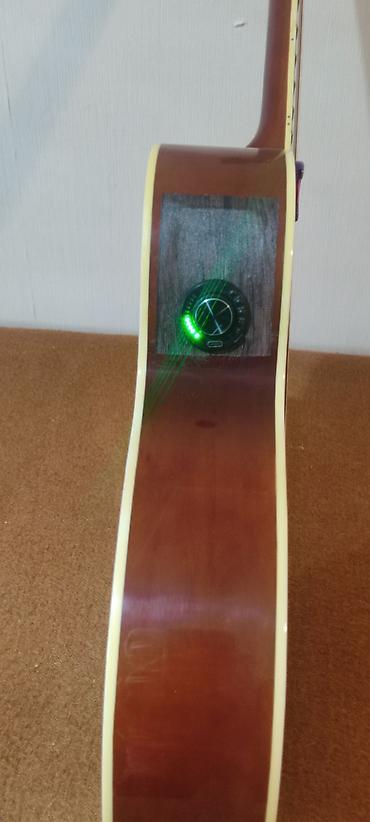 gitara tornado: Elektro-akustik gitara – cutaway korpuslu, sunburst rəng keçidli — 4