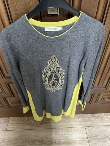 Köynək və bluzalar: 10 azn. razmer S/M — 12