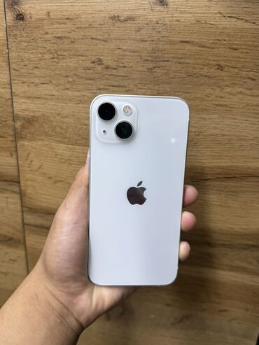 Apple iPhone: IPhone 13, Б/у, 128 ГБ, Белый, Чехол, 89 %