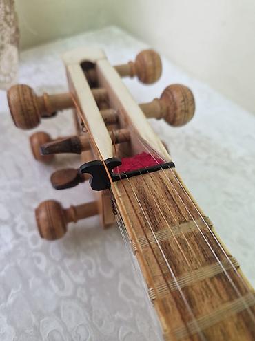 Tar – milli simli musiqi aləti - Korpus: iki hissəli armud formalı
