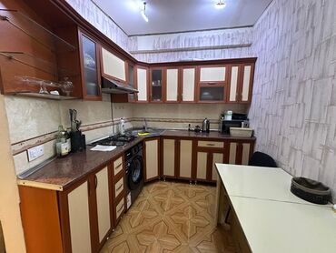 Beşiklər: Metbex mebli satlir ölçü 3.30📍qaz asbirator moyka daxil 280 azn Unvan
