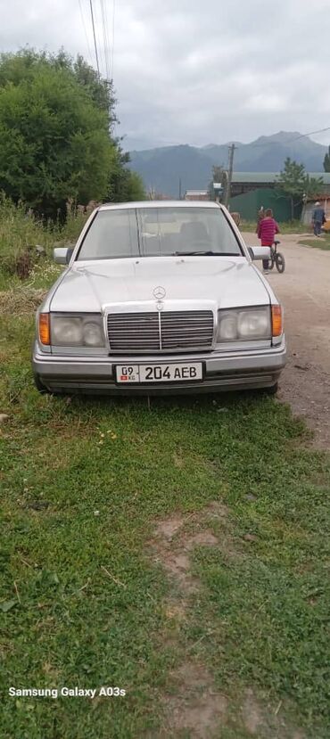 купить мерседес спринтер в европе: Mercedes-Benz : 1992 г., 2.3 л, Механика, Бензин, Седан