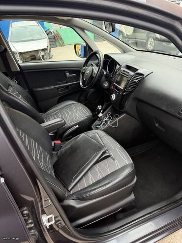 Kia: Kia Venga: 1.6 l. | 2013 έ. Λιμουζίνα — 7