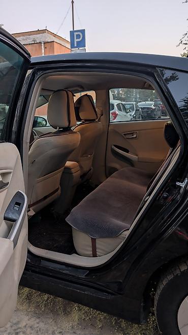 volkswagen phaeton: Toyota Prius: 2013 г., 1.8 л, Вариатор, Гибрид, Хэтчбэк — 9