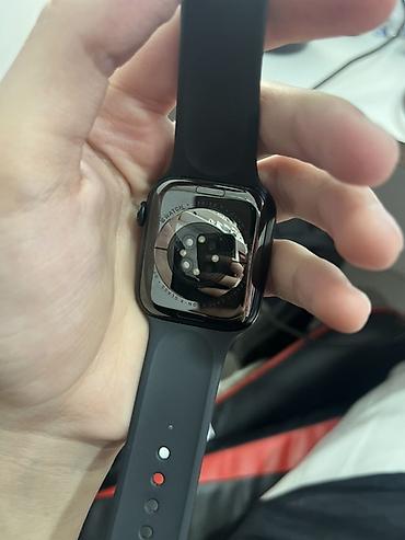 apple wathc: Series 7 45 MM İdeal vəziyyətdədi üstündə 60 m liğ adapter veriləcək — 3