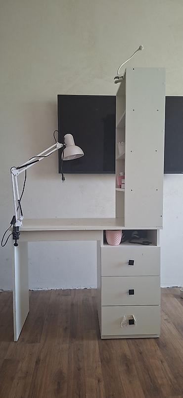 masaüstü ofis seti: Ağ rəngli iş masası – çəkiləbilən lampalı - Rəng: ağ, minimalist — 2