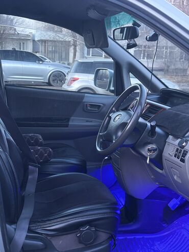 Toyota: Toyota Noah: 2003 г., 2 л, Автомат, Бензиновая, Минивэн — 6