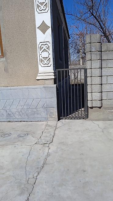 комната ак ордо: Продаю два дома на одном участке,15соток со всеми хоз постройками. В — 5