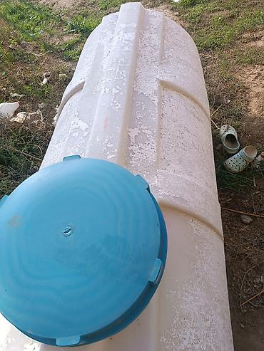 plasmas panel: Türkpeç markalı 750 litr polietilen su çəni - Həcmi: 750 L (üzərində — 3