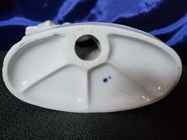 Staro posuđe i escajg: Figura nova pasa 7.god.Lippelsdorf Nemacka. Porcelanska figura — 13