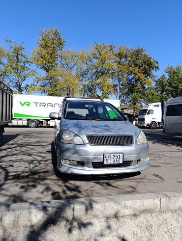 Toyota: Toyota Ipsum: 2002 г., 2.4 л, Автомат, Бензин, Минивэн