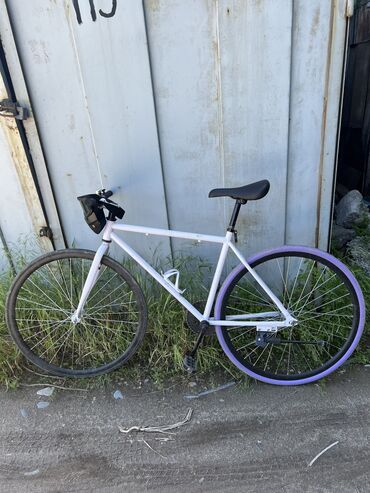 Велосипеды: Фикс,рама алюминий,размер колёс 28 Ремонта не требует,полностью на