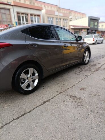 Hyundai: AXRA KIMI OXUYUN SATILIR HUNDAY ELANTRA 2013.İL MATOR 1.8 DOC MATOR — 5
