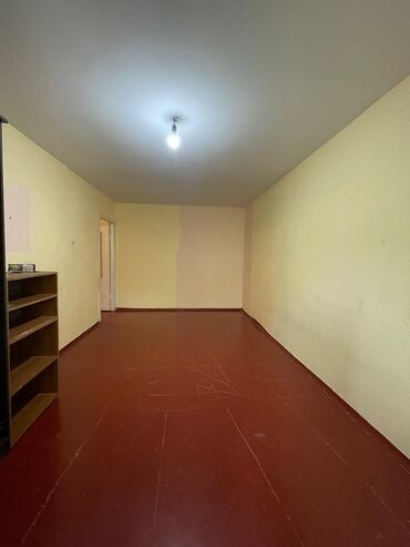 кыргызстан квартиры продажа: 1 комната, 33 м², 104 серия, 2 этаж, Евроремонт